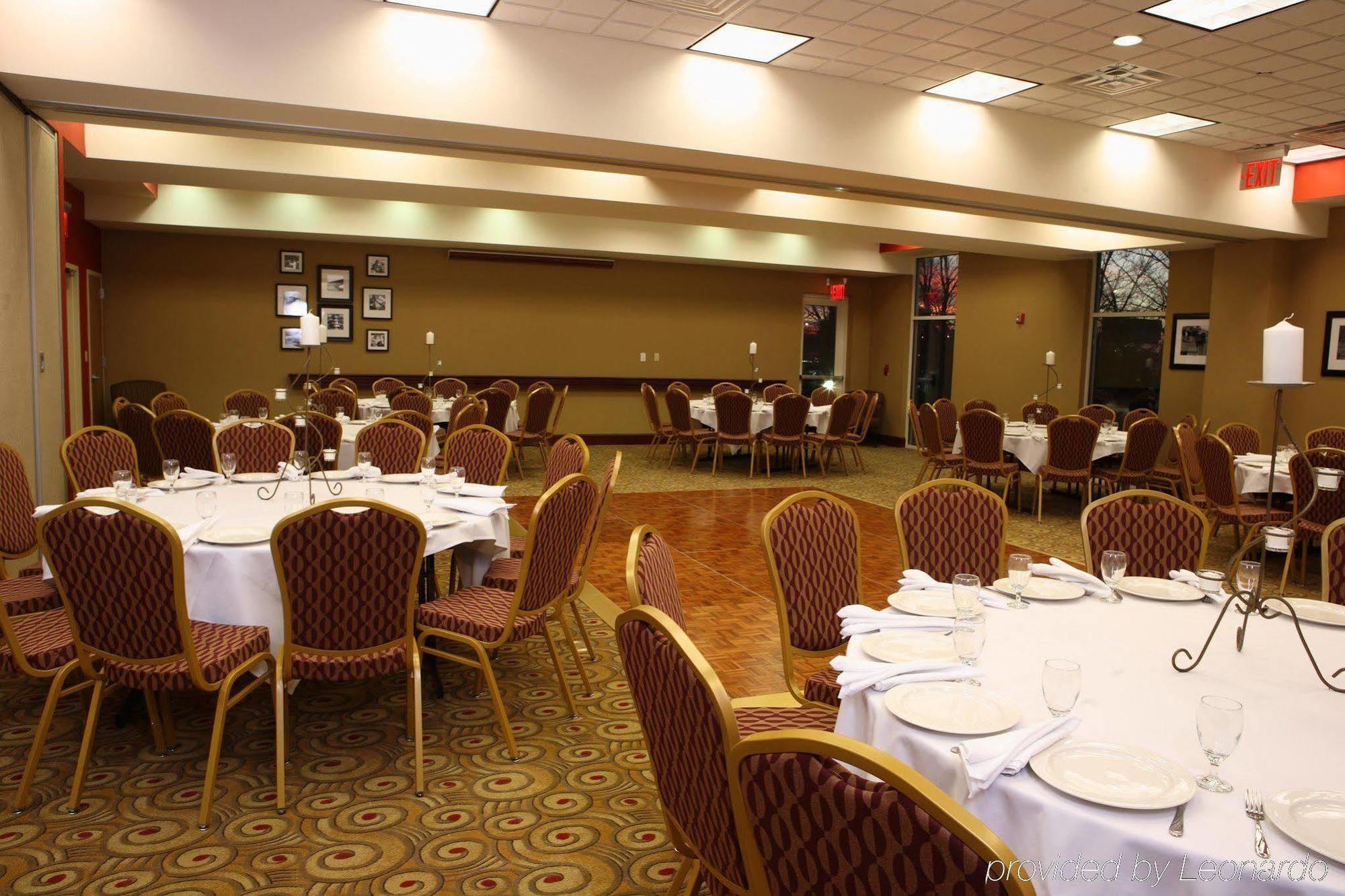 Hampton Inn & Suites Staten Island New York Restoran gambar