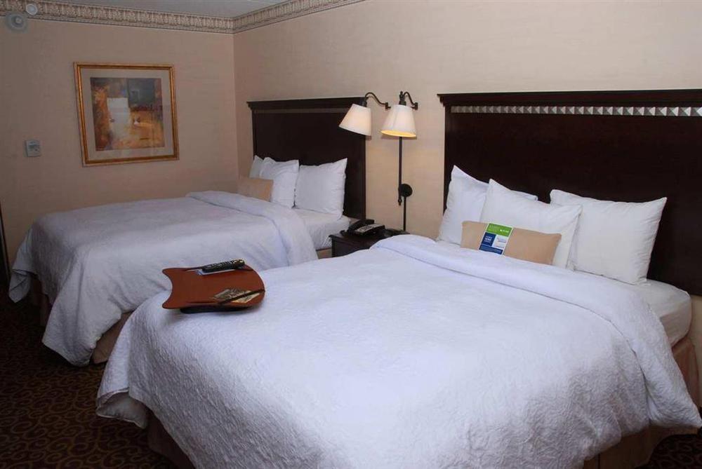 Hampton Inn & Suites Staten Island New York Bilik gambar